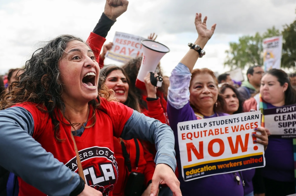 LAUSD employees reach temporary agreement