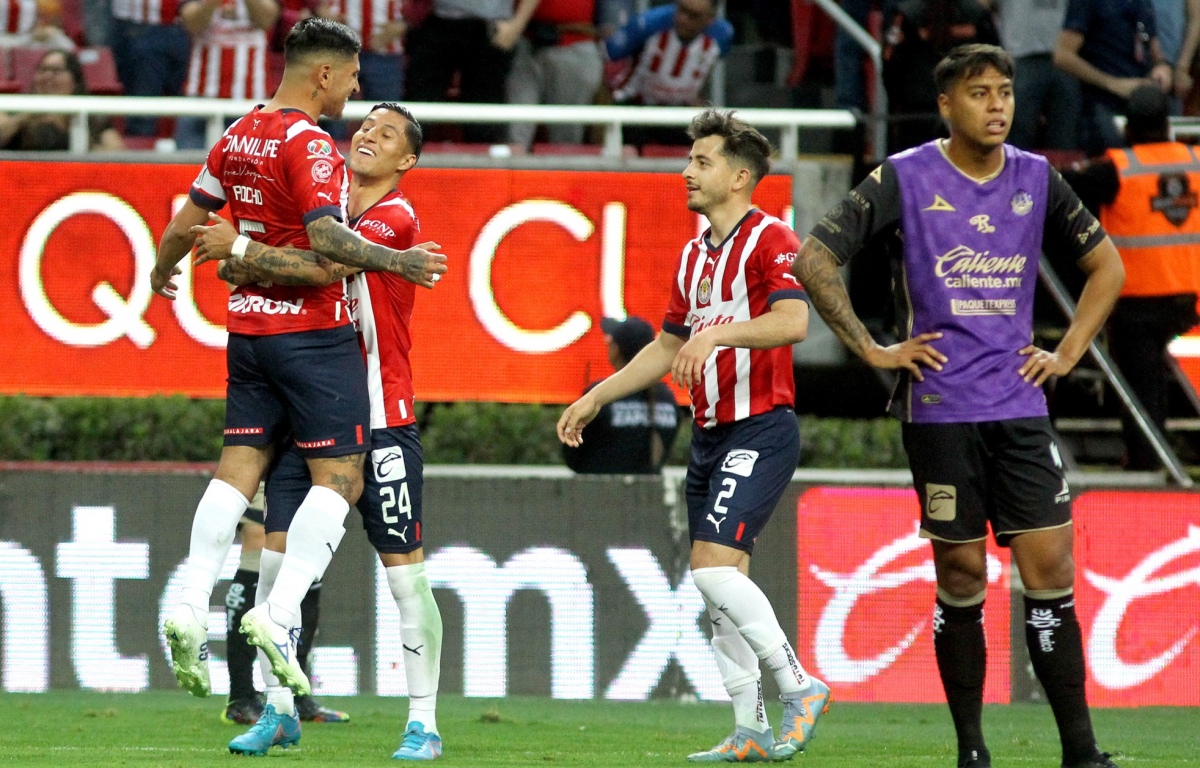 Chivas bury Mazatlan and secure the third place in the regular round of the Closing Tournament of Liga MX