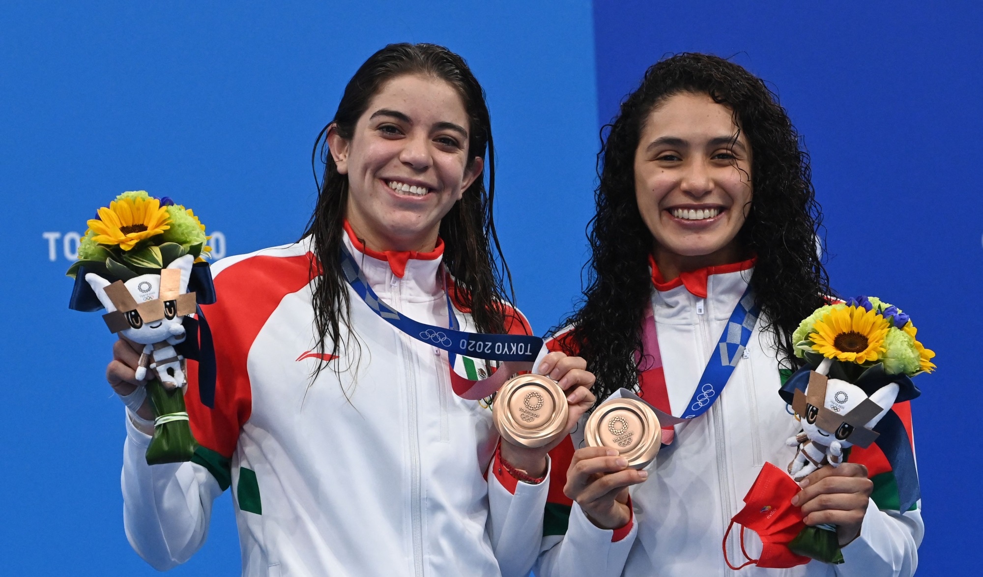 Mexican divers contemplated auctioning their Olympic medals due to the lack of financial support