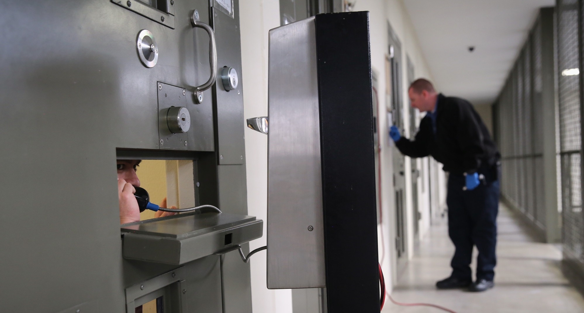 The report that revealed that more than 122000 prisoners in the US were in solitary confinement