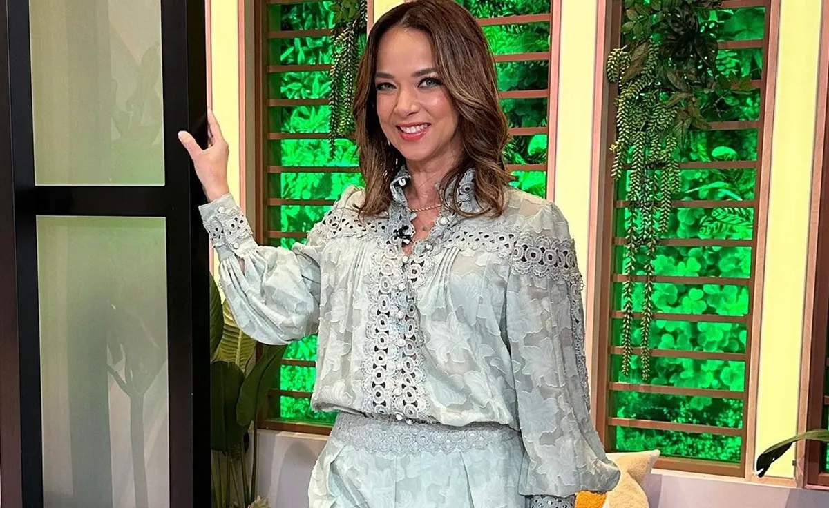 Adamari Lopez shows off on video what little Alaia beautiful bedroom looks like