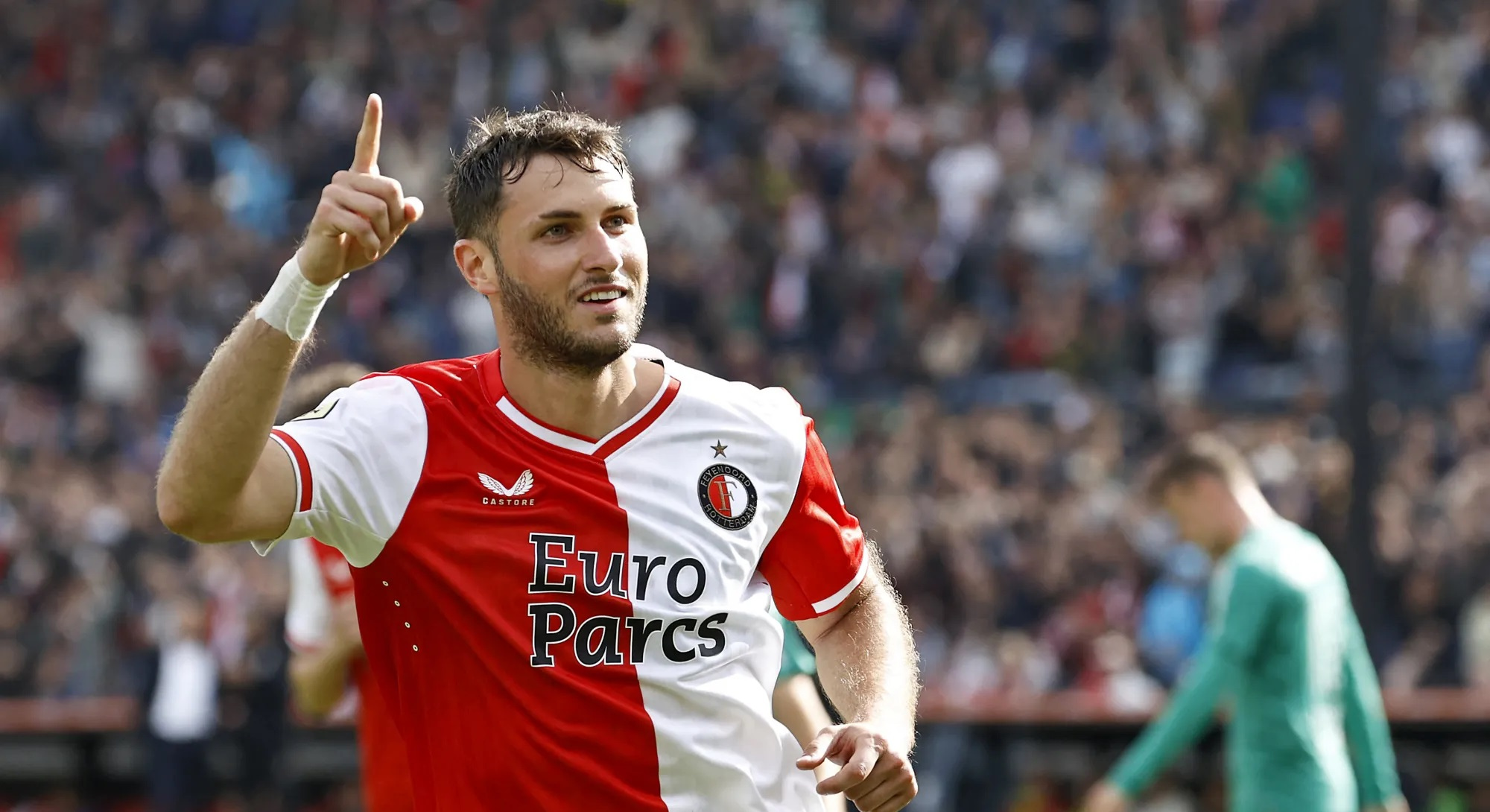 Santiago Gimenez scores a brace in Feyenoord first Eredivisie win