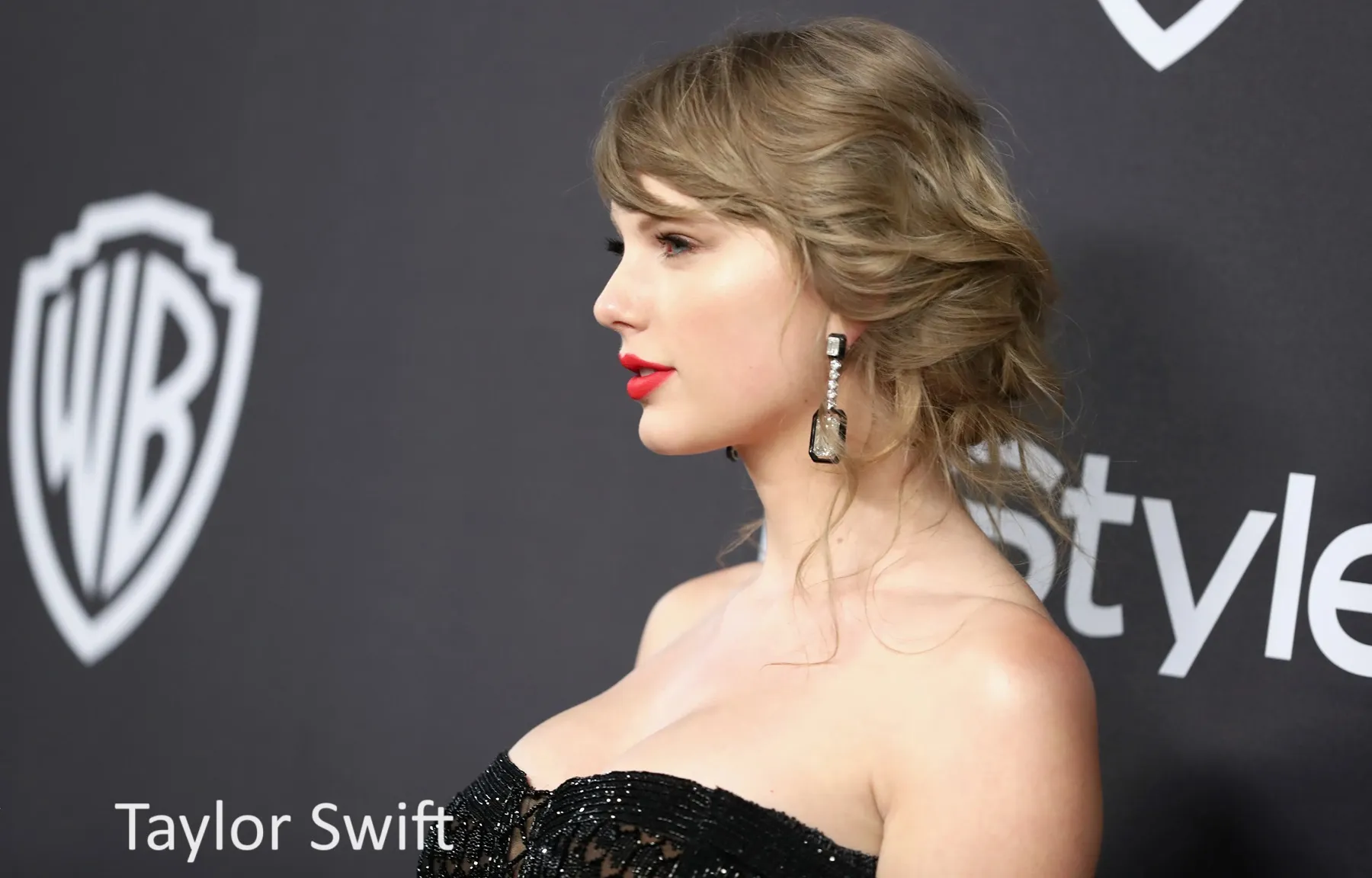 Taylor Swift sparks controversy for comments about her sexuality