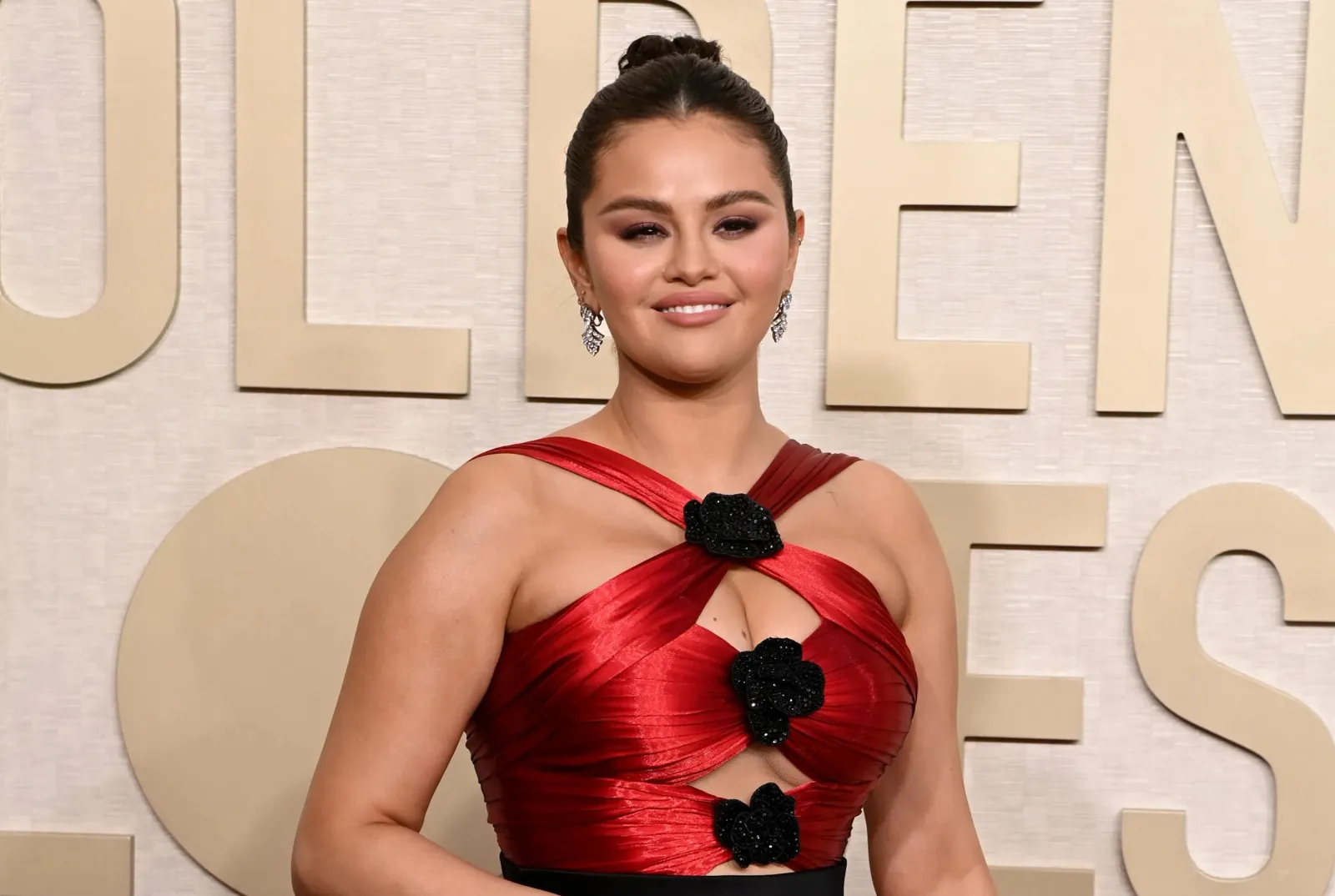 Selena Gomez distances herself from social networks after controversy at the Golden Globes - Gossibox.com