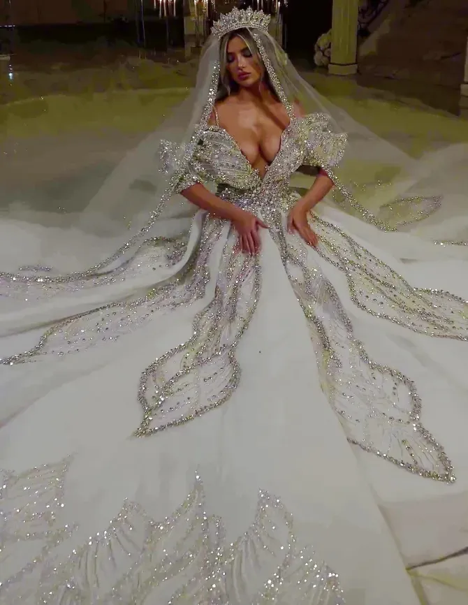 The grandeur of the Thessia Bridal Dress