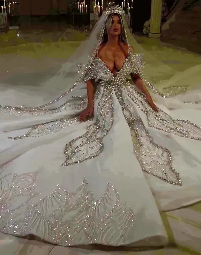 The grandeur of the Thessia Bridal Dress