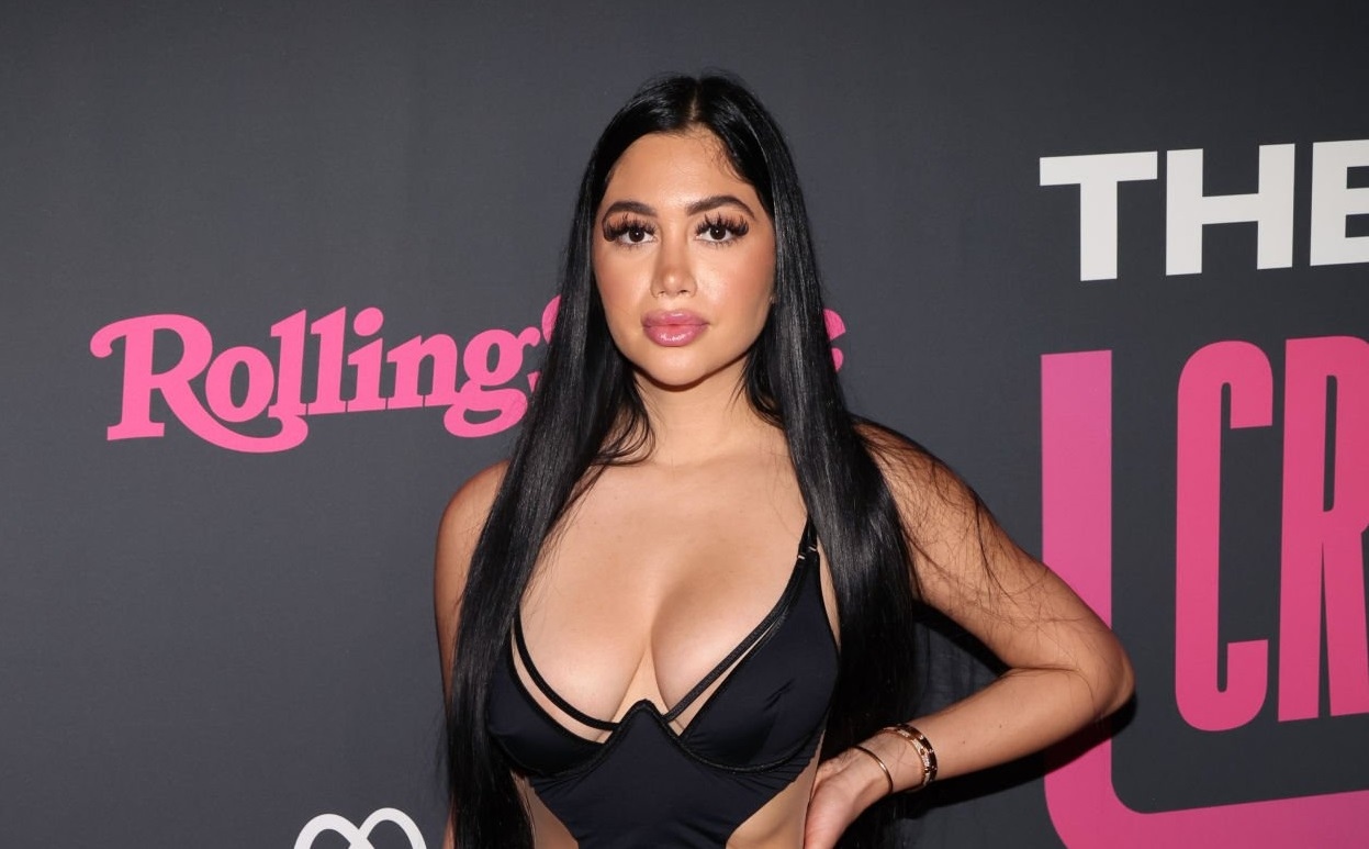 Jailyne Ojeda paints her curves to announce her Only Fans debut