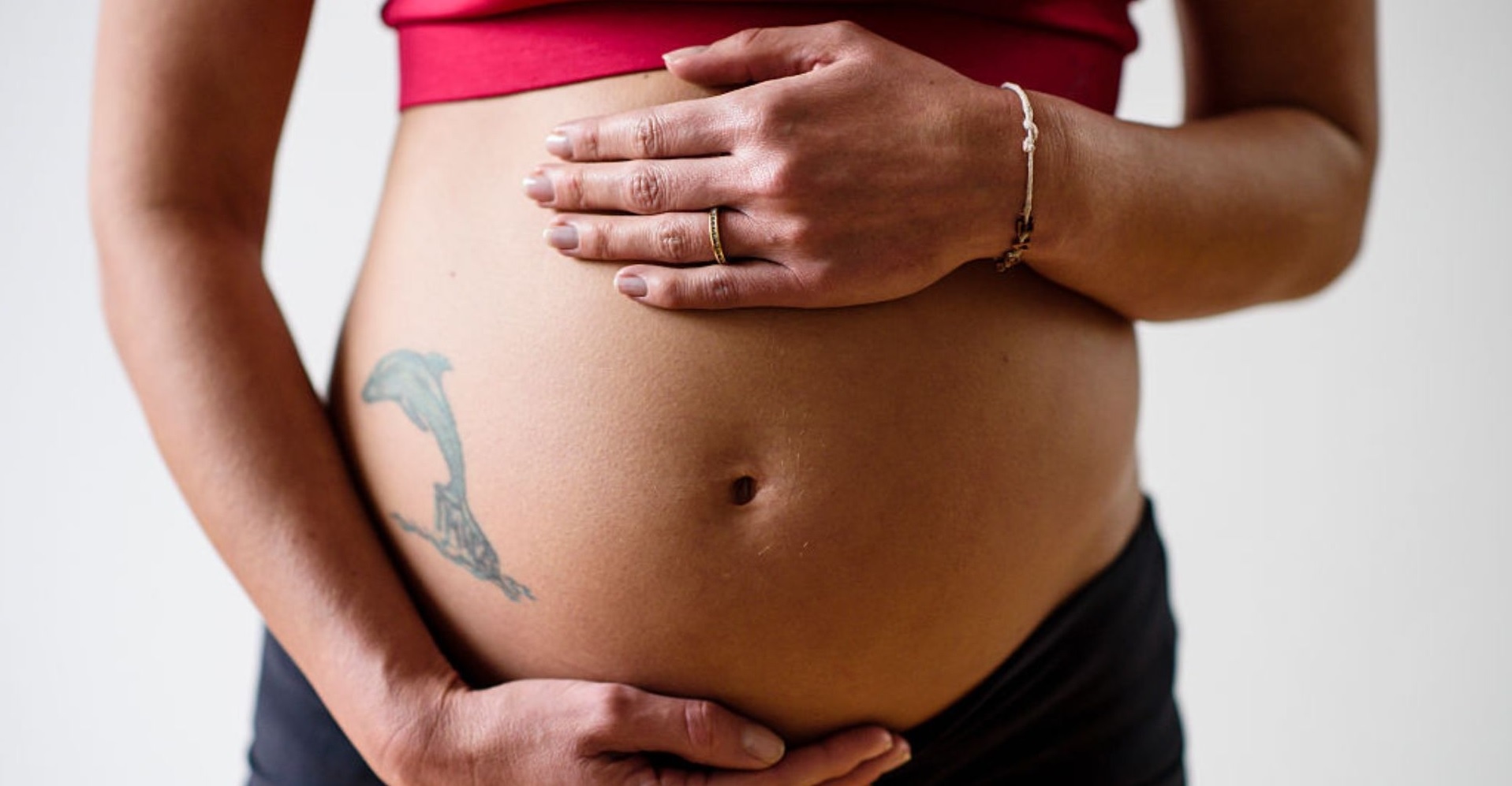 Woman finds out shes pregnant after giving birth to her first baby