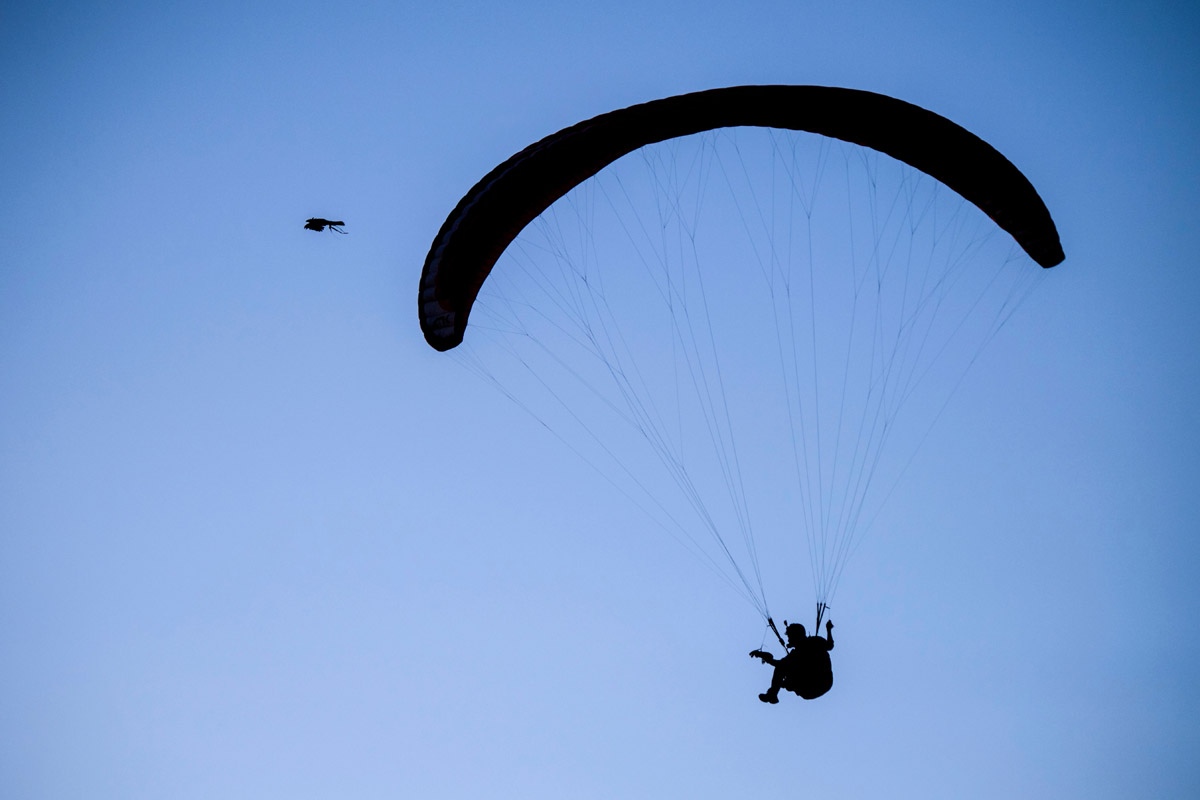 Tennessee skydiver dies after attempting stunt before student football game