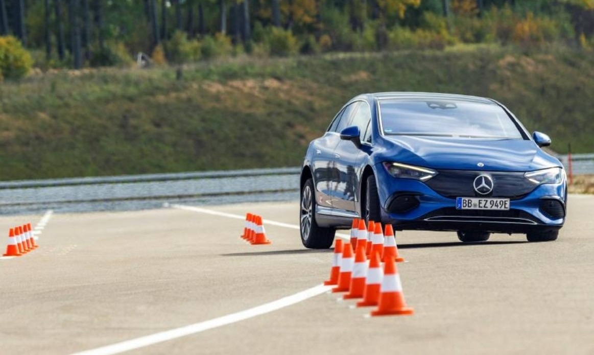 Mercedes Benz plans to make accident free driving a reality