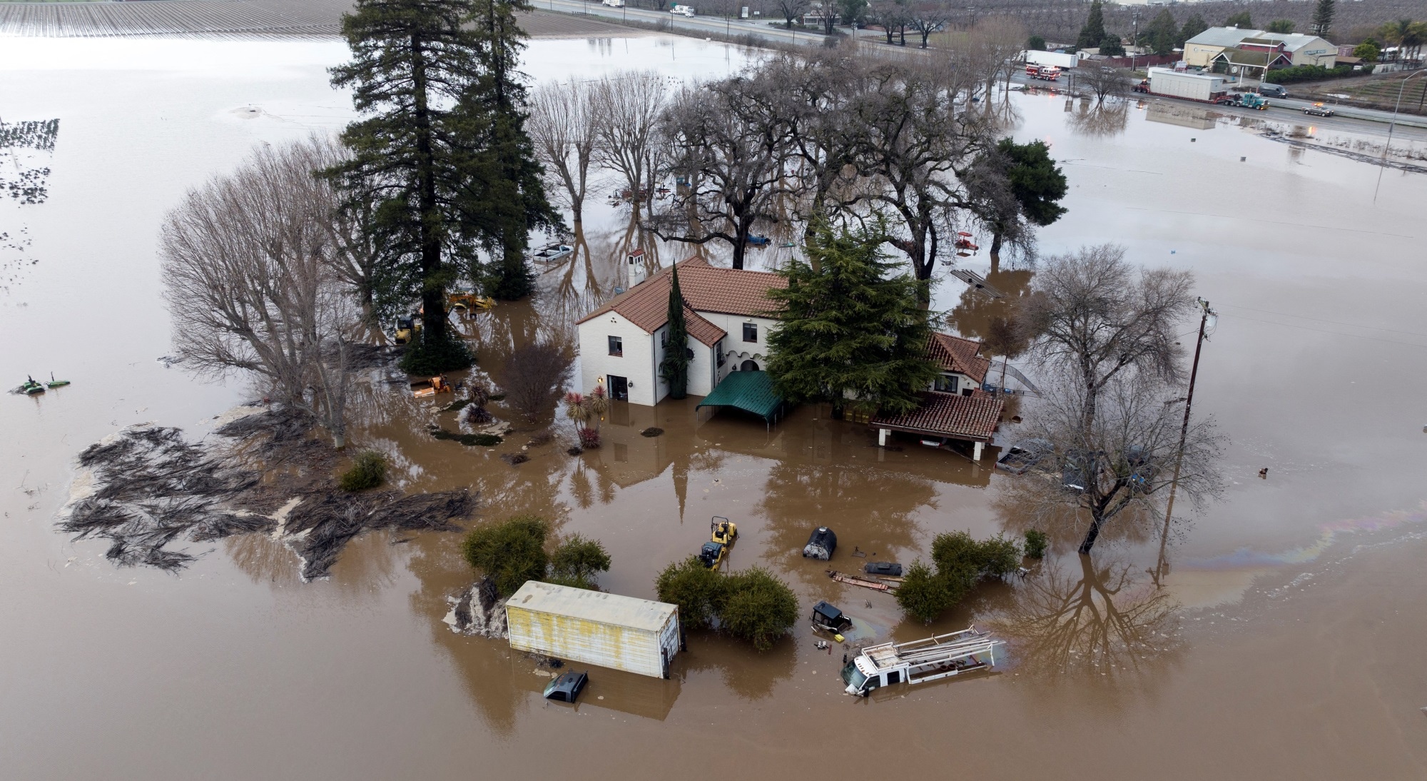 Over 300000 California residents without power affected by weekend winter storm