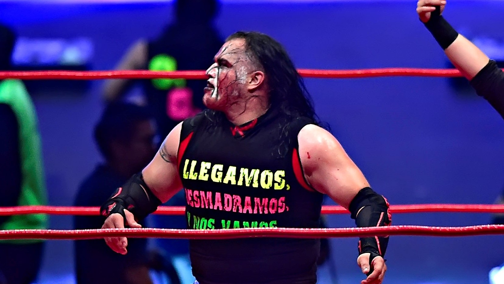 Luchador Chessman apologizes to Adrian Marcelo as ordered by company