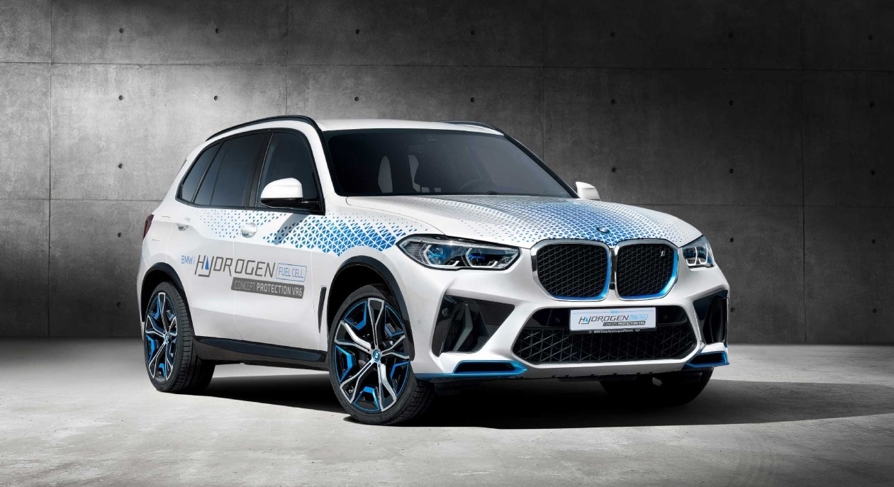 BMW Concept iX5 Hydrogen Protection VR6 armored vehicle that uses hydrogen as fuel