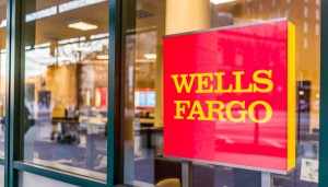 Wells Fargo agreed to pay USD 1 billion to its shareholders to settle a class action lawsuit