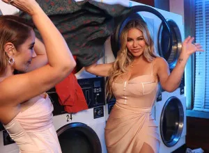 Chiquis Rivera and Paola Jara get flirty and sing: “What is useless is in the way”