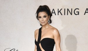 Eva Longoria showed her tail on a Los Angeles street through the holes in her dress