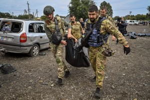 Russian missile attack on civilian convoy kills 25 in Ukraine