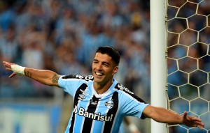 Like in the old days: Luis Suarez signs a hat-trick in his debut with Gremio